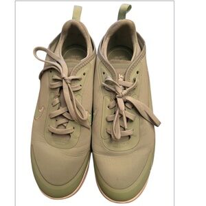 Nike Amixa Women’s Sneakers Green Size 7.5 CD5403-300 Sneakers.